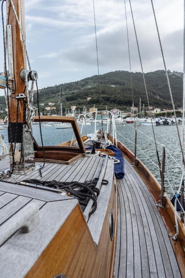 B&B Vela D'Epoca Parvati By Portido ปอร์โตเวเนเร ภายนอก รูปภาพ